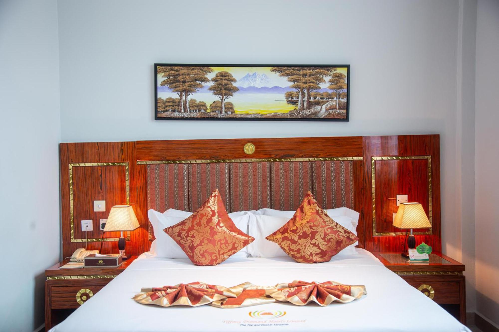 ทิฟฟานี ไดมอนด์ โฮเต็ล - มากุนงคันยา สตรีท Hotel ดาร์เอสซาลาม ภายนอก รูปภาพ