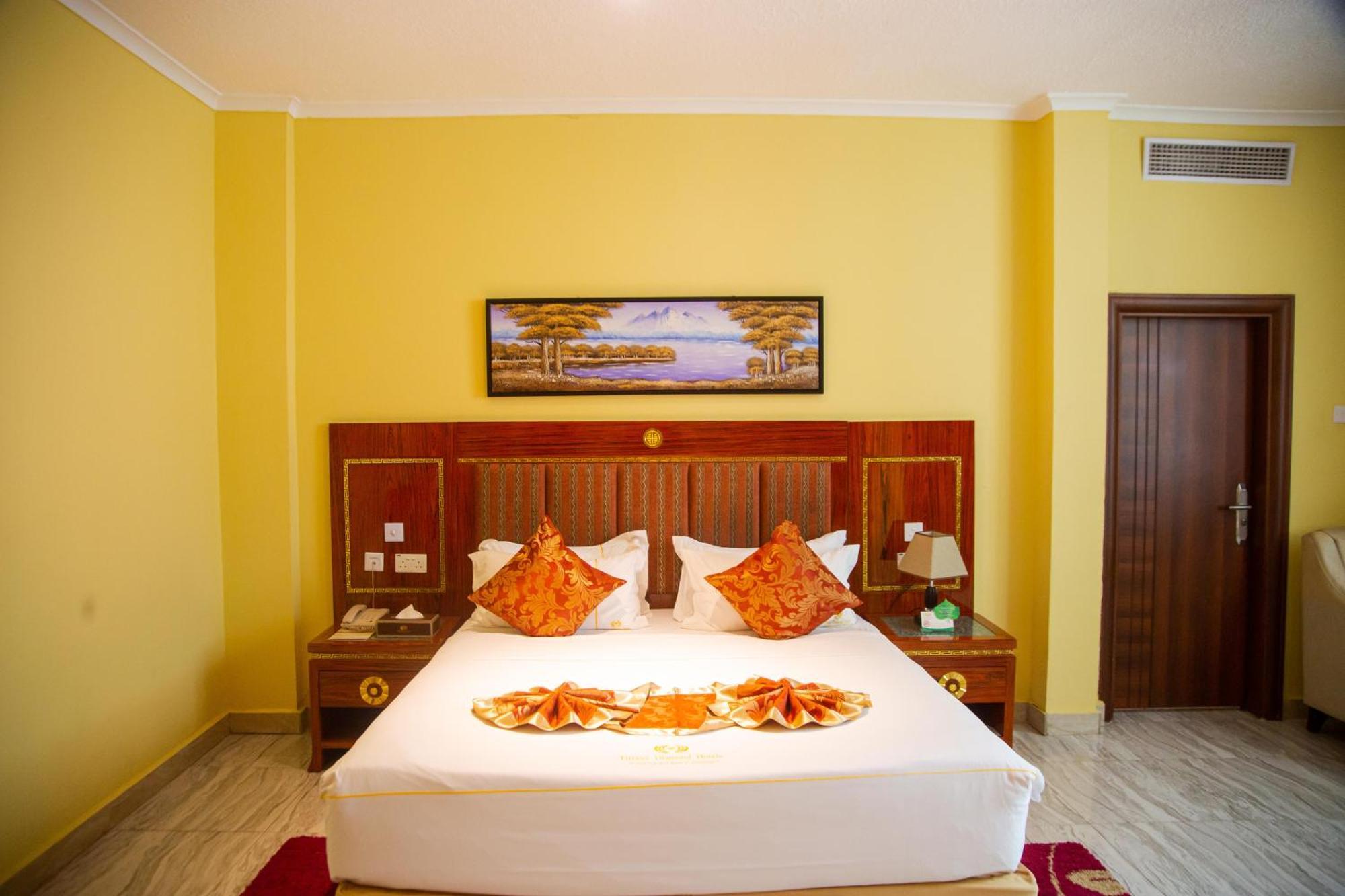 ทิฟฟานี ไดมอนด์ โฮเต็ล - มากุนงคันยา สตรีท Hotel ดาร์เอสซาลาม ภายนอก รูปภาพ