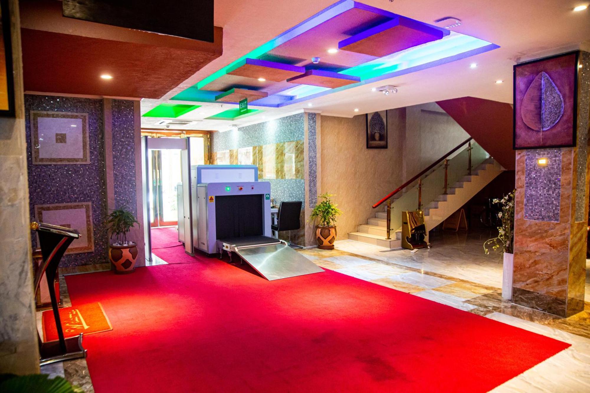 ทิฟฟานี ไดมอนด์ โฮเต็ล - มากุนงคันยา สตรีท Hotel ดาร์เอสซาลาม ภายนอก รูปภาพ