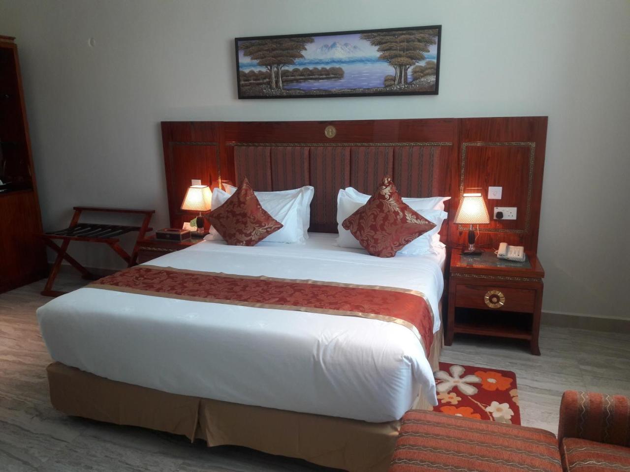 ทิฟฟานี ไดมอนด์ โฮเต็ล - มากุนงคันยา สตรีท Hotel ดาร์เอสซาลาม ภายนอก รูปภาพ