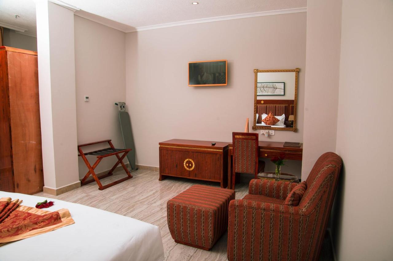 ทิฟฟานี ไดมอนด์ โฮเต็ล - มากุนงคันยา สตรีท Hotel ดาร์เอสซาลาม ภายนอก รูปภาพ